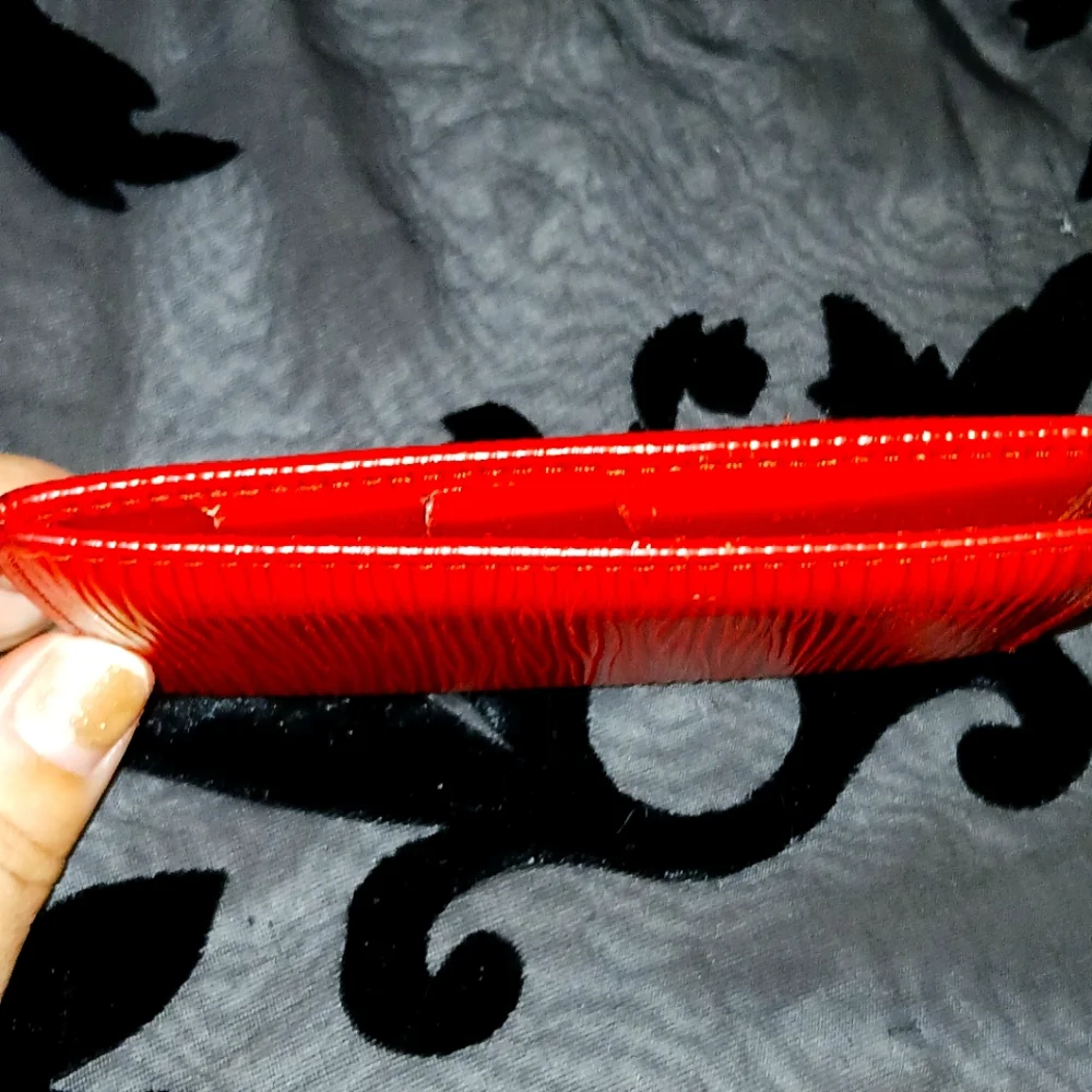 AUTHENTIC LV EPI CARD HOLDER - Picture 4 of 10